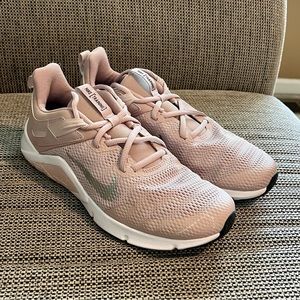 Nike Women’s Gym Road Running Shoe